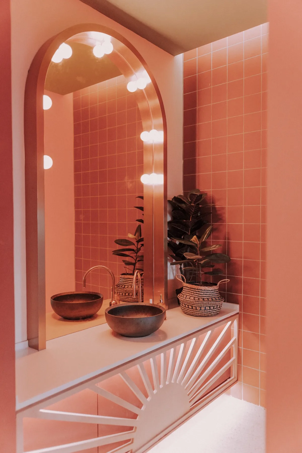 Interior — frame 22